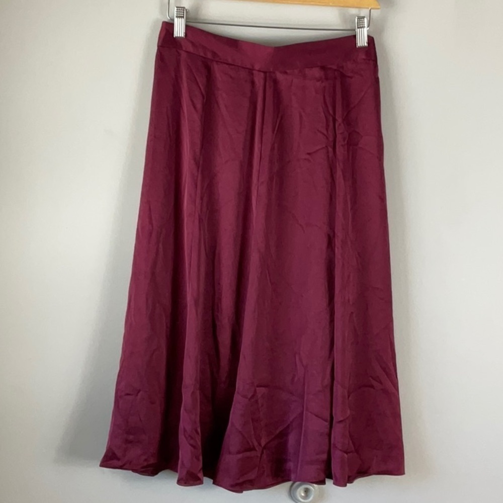 Elie Tahari Burgundy flow skirt